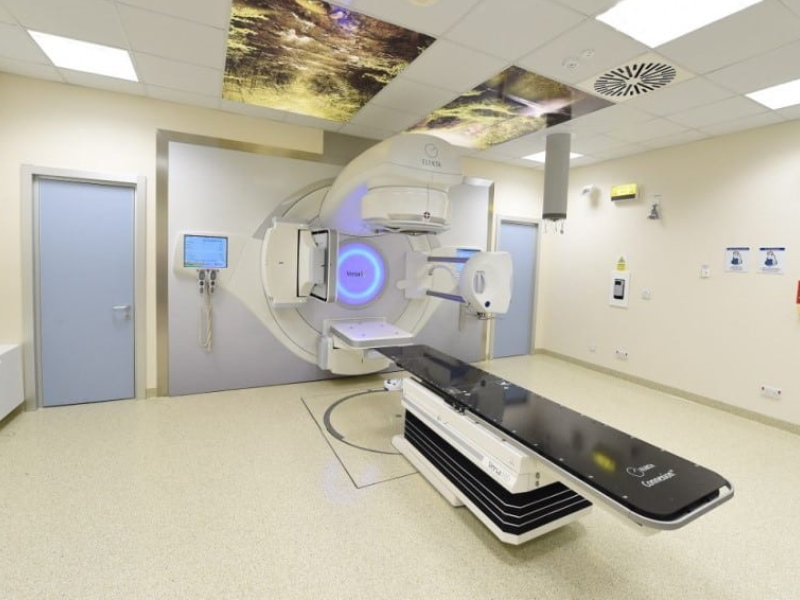 بهترین مرکز رادیوتراپی تهران: مرکز رادیوتراپی بیمارستان سلامت فردا